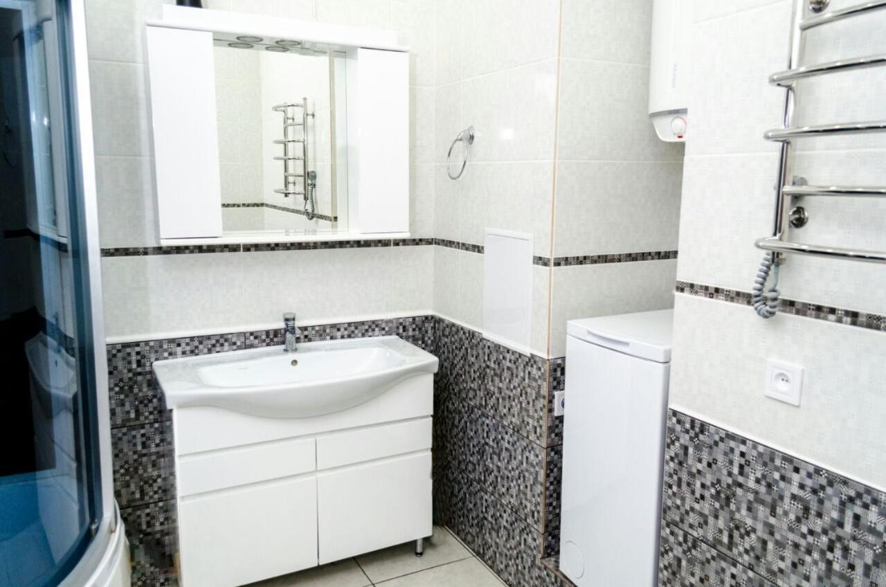 Admiral Apartment Kharkiv Exterior photo