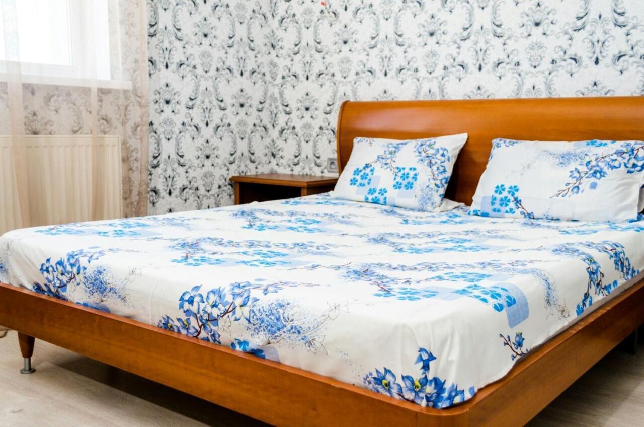 Admiral Apartment Kharkiv Exterior photo